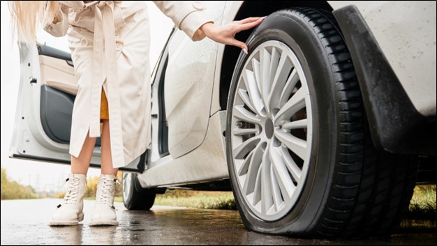Flat Car Tyre: Tips and Easy Steps to Change a Tyre